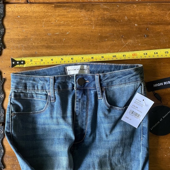 New NWT Articles Of Society Womens Bridgette Flared Jeans sz 25 - Picture 3 of 5
